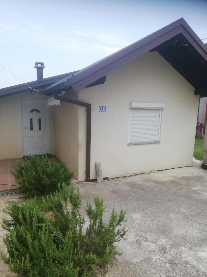 Kuca Za Odmor Sparta Dugo Selo Εξωτερικό φωτογραφία